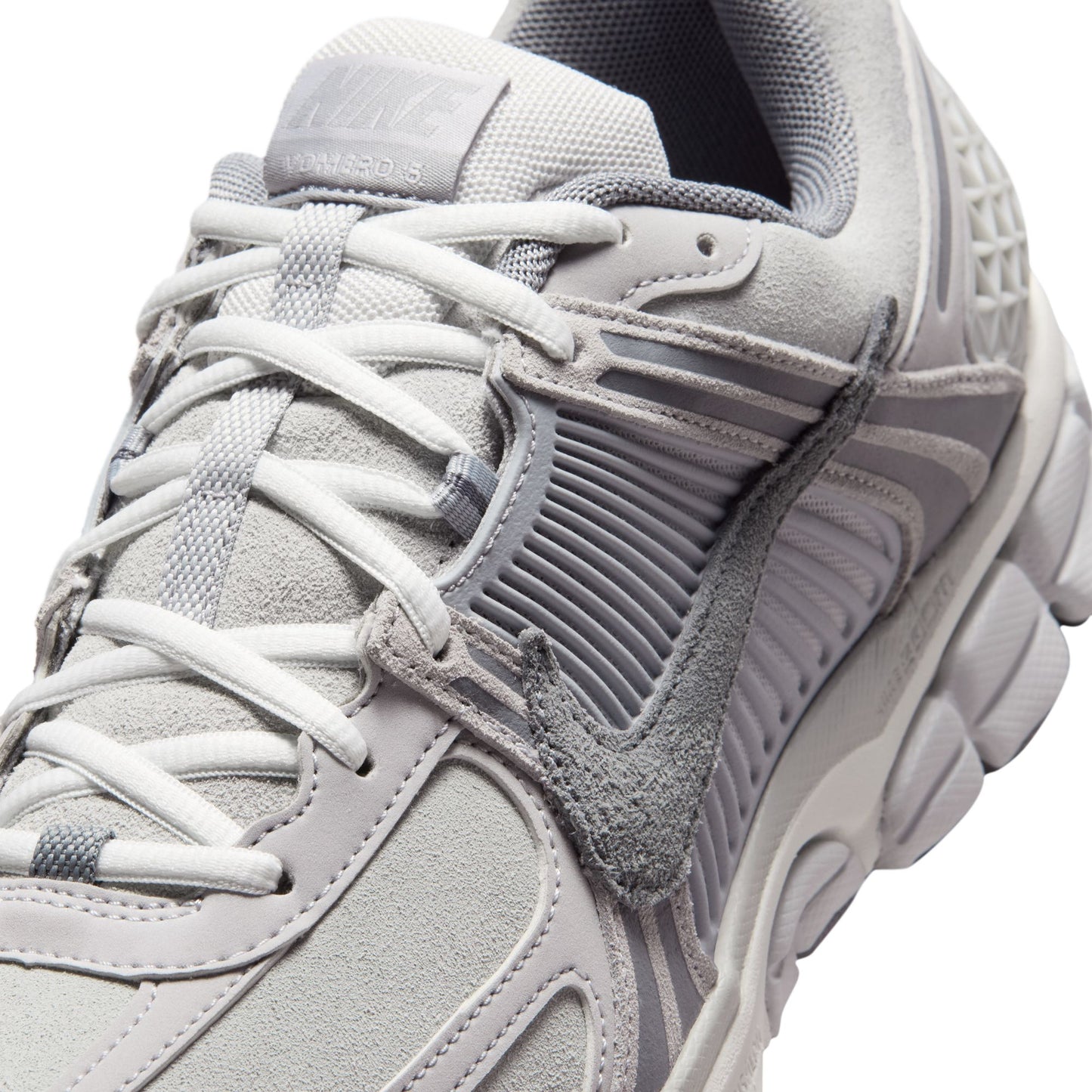 [IV6857-001] Men's Nike Zoom Vomero 5 SE 'Cool grey'