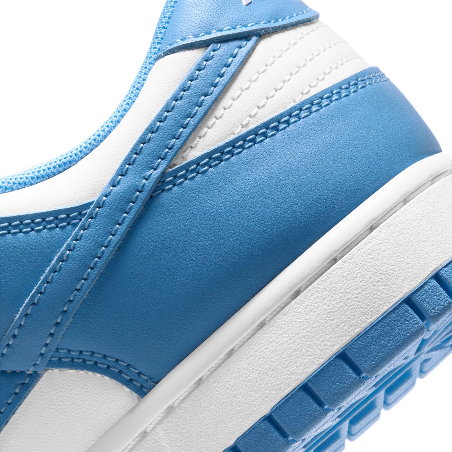 [DD1391-102] Men's Nike Dunk Low Retro 'UNC'
