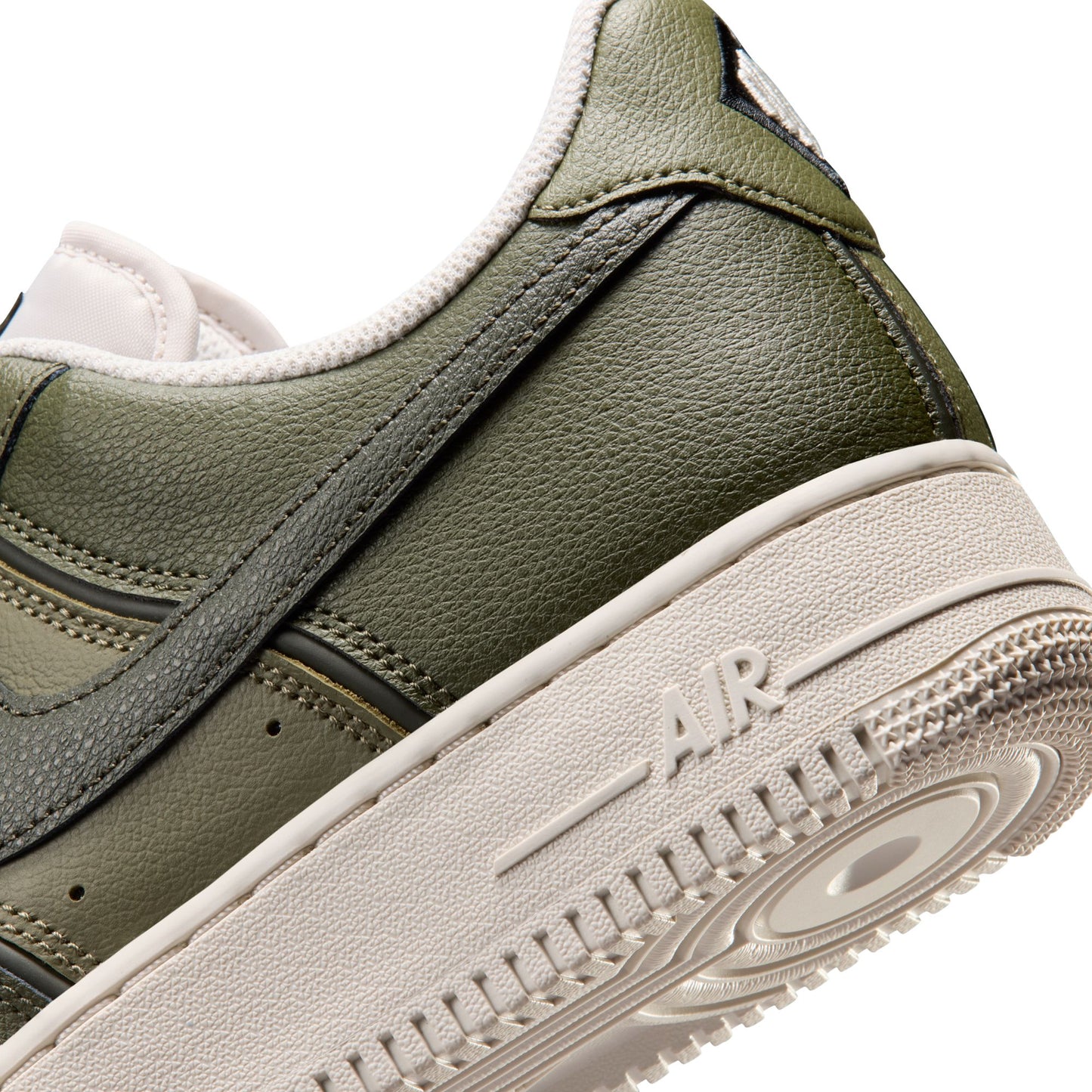 [IM5752-301] Men's Nike Air Force 1 '07 LV8 'Cargo Khaki'