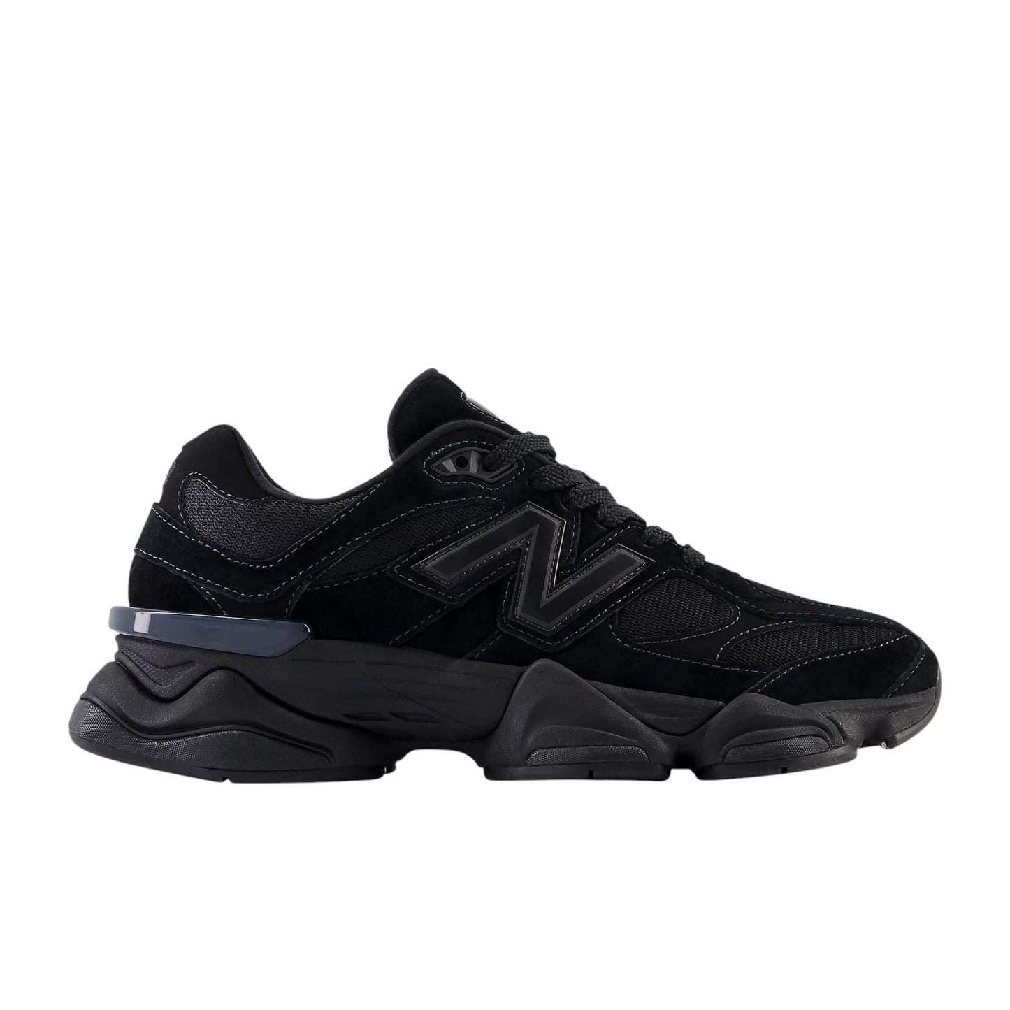 Sneaker Bistro Boutique New Balance 9060 Triple Black sneaker with suede and mesh upper and chunky black midsole